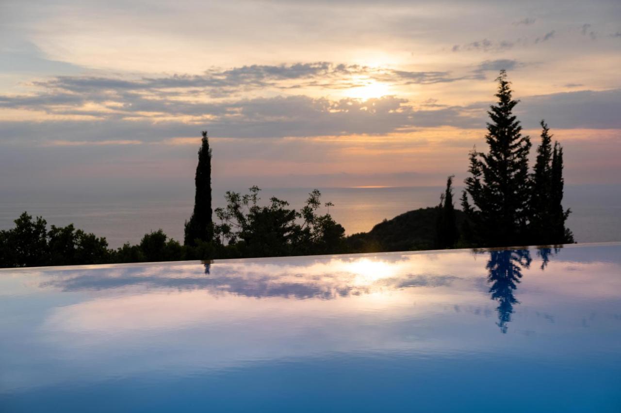 Sapphire Blue Villa Kalamítsi Exterior foto